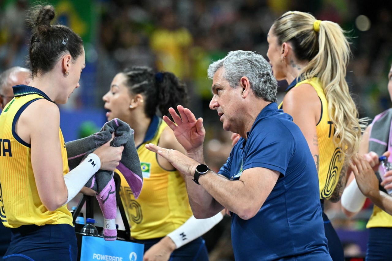 Brasil enfrenta os EUA na semifinal olímpica