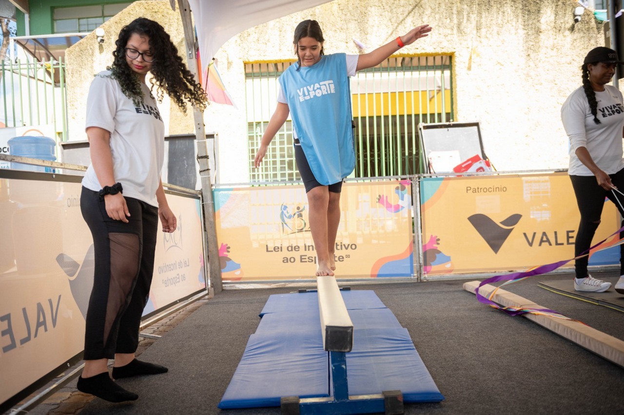 Além de ser ferramenta de inclusão, jovens se inspiram no sucesso de Rebeca Andrade e Rayssa Leal, nas Olimpíadas, para praticar as atividades