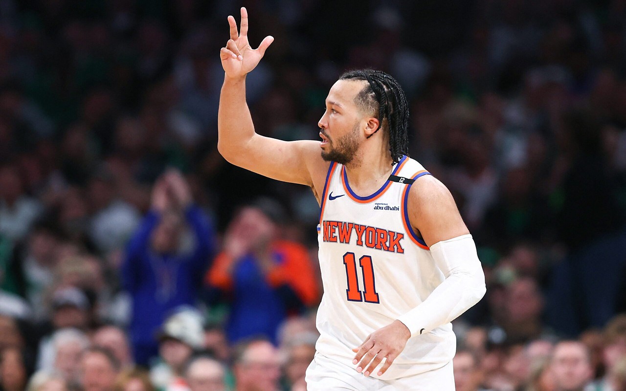 BOSTON, MASSACHUSETTS - MAY 07: Jalen Brunson #11 of the New York Knicks celebrates a three point basket against the Boston Celtics during the third quarter in Game Two of the Eastern Conference Second Round NBA Playoffs at TD Garden on May 07, 2025 in Boston, Massachusetts. NOTE TO USER: User expressly acknowledges and agrees that, by downloading and or using this photograph, User is consenting to the terms and conditions of the Getty Images License Agreement. Maddie Meyer/Getty Images/AFP (Photo by Maddie Meyer / GETTY IMAGES NORTH AMERICA / Getty Images via AFP)