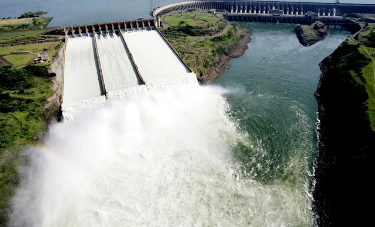 Usina de Itaipu é uma das maiores hdrelétricas do mundo