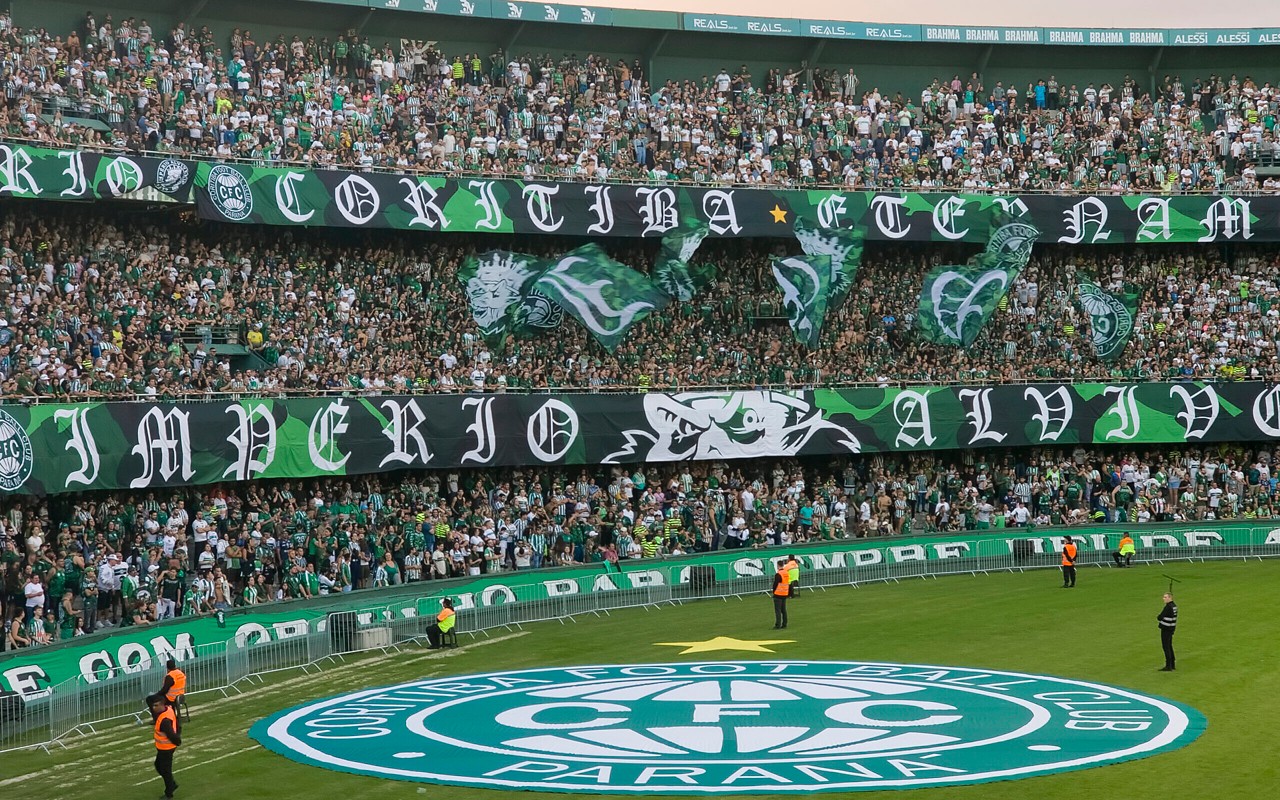 Império Alviverde, organizada do Coritiba, no Couto Pereira. Foto: Divulgação/Coritiba