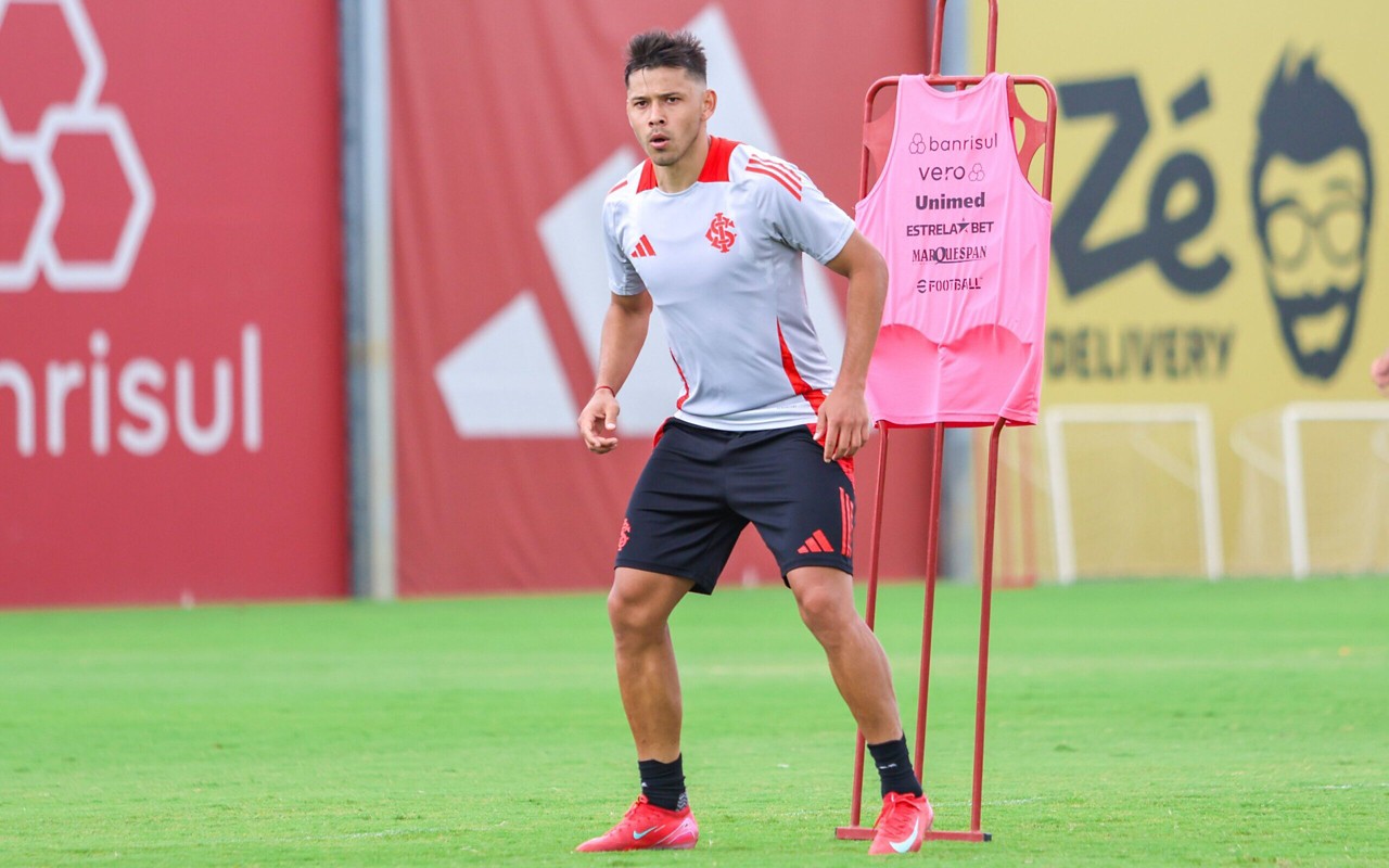 Óscar Romero foi apresentado oficialmente. Foto: Ricardo Duarte/SC Internacional