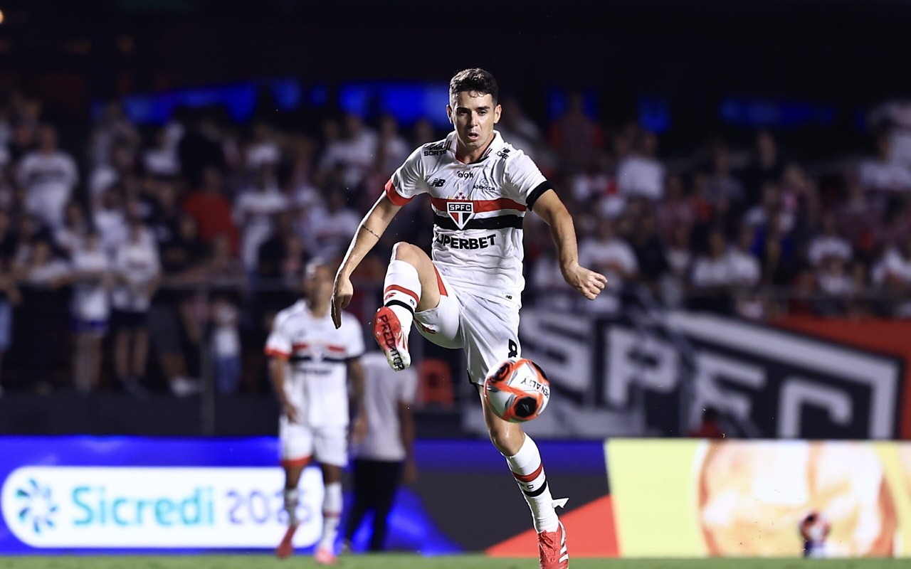 Oscar estreou oficialmente pelo São Paulo em jogo contra o Guarani (Foto: Marcello Zambrana/AGIF)