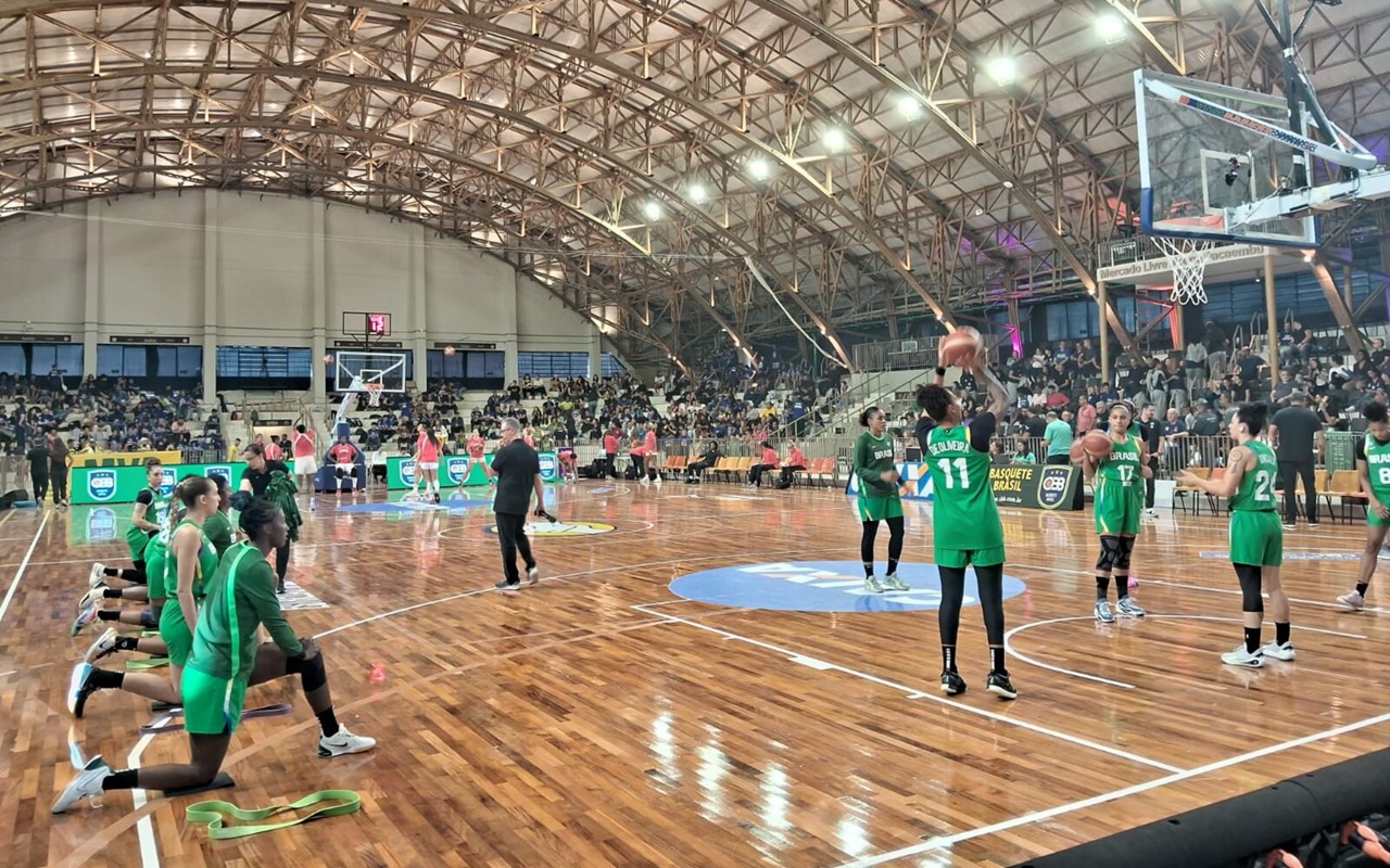 Seleção Brasileira de basquete feminino se prepara para amistoso contra o Canadá (Foto: Isabella Zuppo)