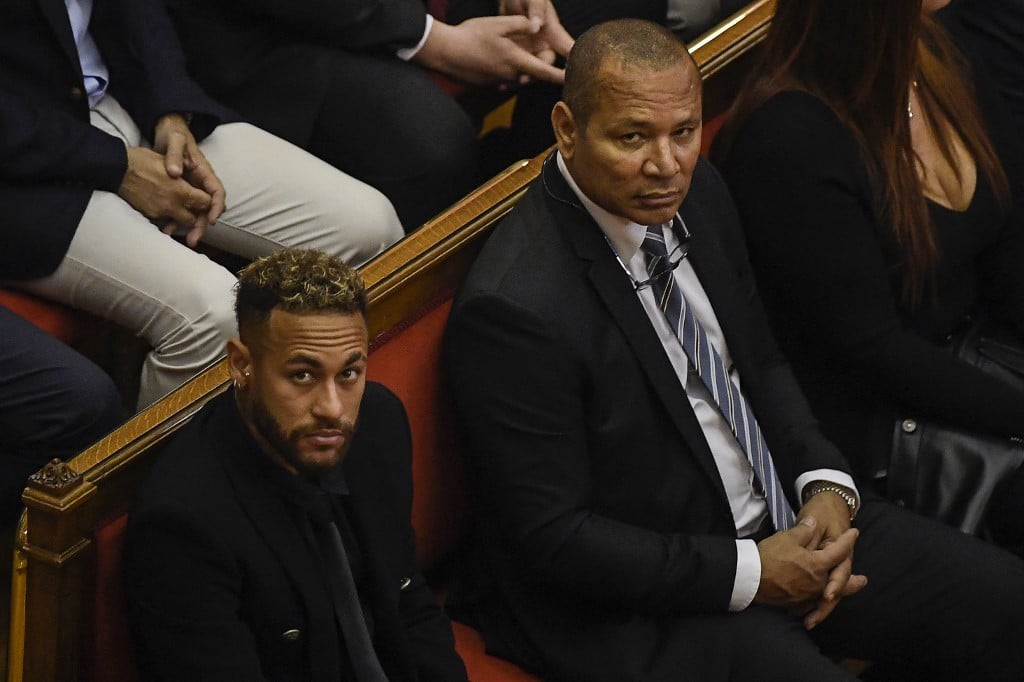 Neymar Pai saiu em defesa do filho (Foto: Josep Lago/AFP)