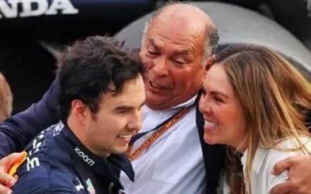 Antonio Pérez e Sergio Pérez após um vitória na Fórmula 1 (Foto: Reprodução/Instagram)