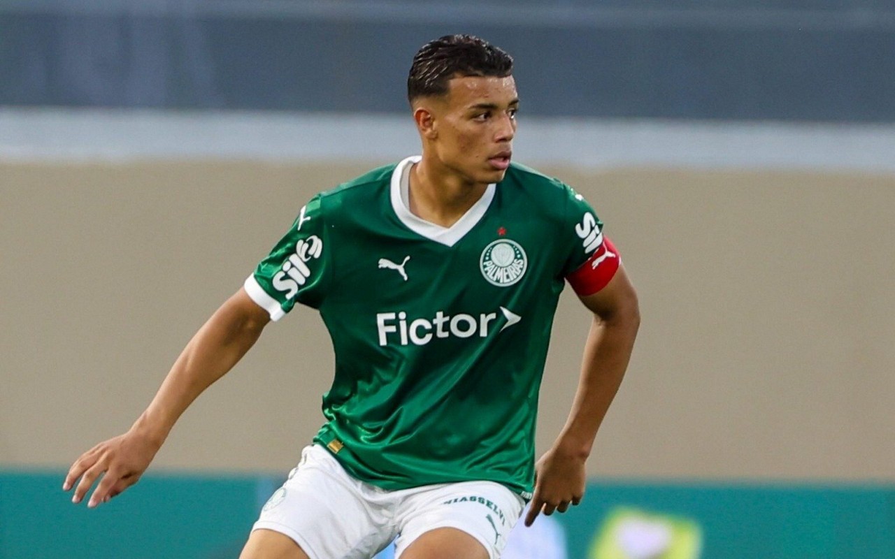 Robson, zagueiro do Palmeiras, foi chamado por Ramon Menezes para a Seleção Brasileira sub-20