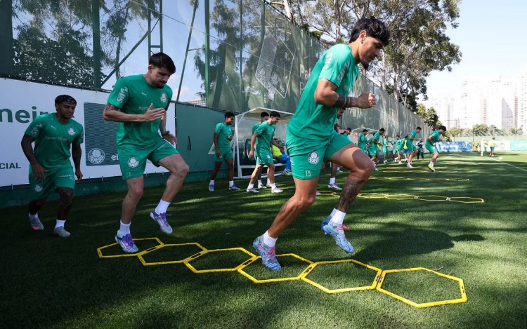 Jogadores do Palmeiras treinam na Academia de Futebol. (Foto: Cesar Greco/Palmeiras/by Canon)
