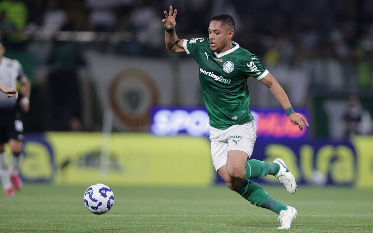 Vitor Roque será desfalque contra o Bolívar (Foto: Ettore Chiereguini/AGIF)