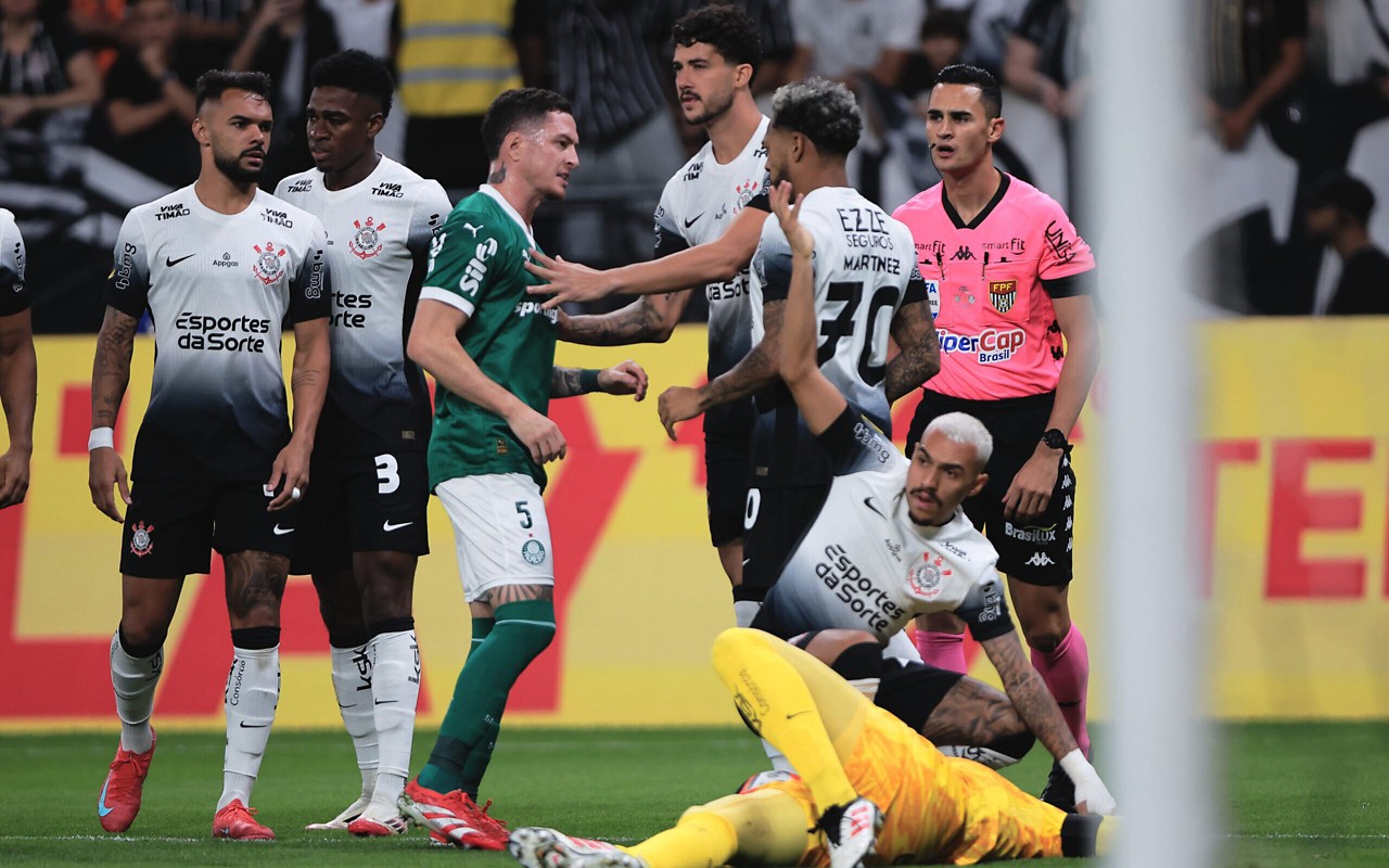 Corinthians e Palmeiras protagonizam o maior clássico de São Paulo, com equilíbrio no retrospecto pelo Brasileirão. (Foto: Ettore Chiereguini/AGIF)
