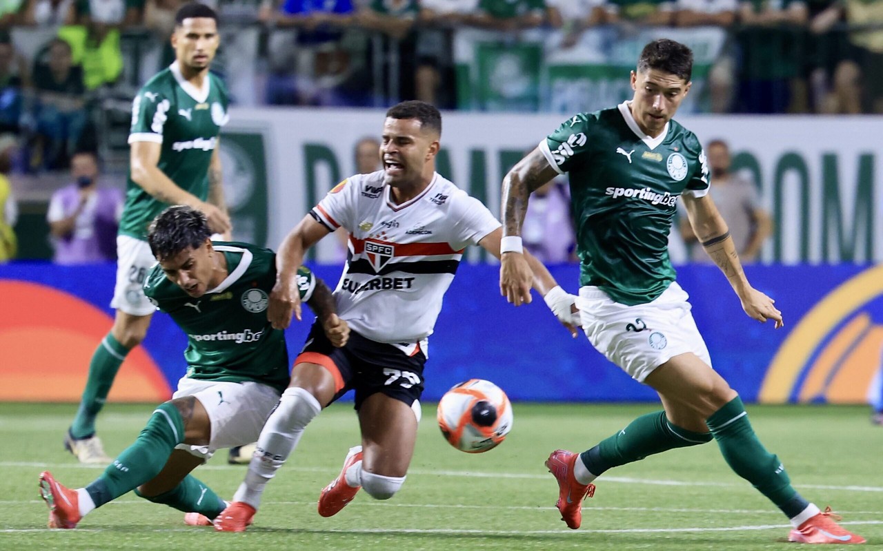 Lista completa de todos os confrontos eliminatórios entre Palmeiras e São Paulo ao longo da história. (Marcello Zambrana/AGIF)