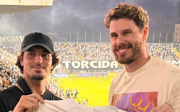 Famosos marcaram presença na Vila Belmiro (Foto: Reprodução/Instagram)