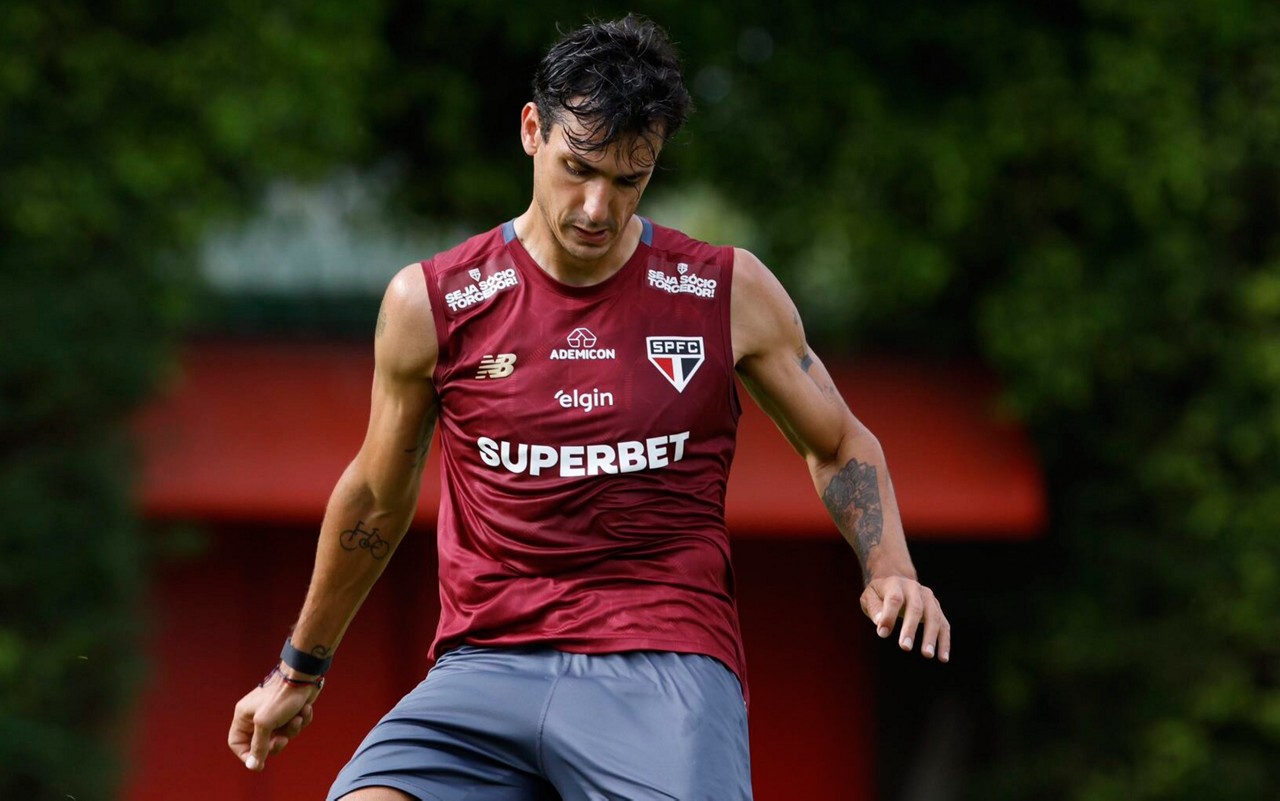 Dinenno antecipou volta também (Foto: Rubens Chiri / São Paulo FC)