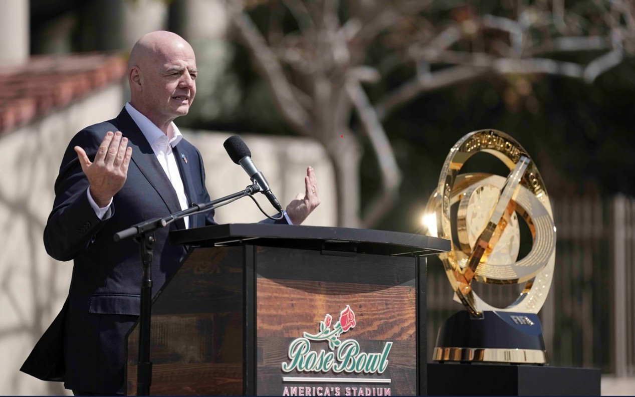 Gianni Infantino, presidente da Fifa, fala em evento em Los Angeles (Foto: Divulgação)