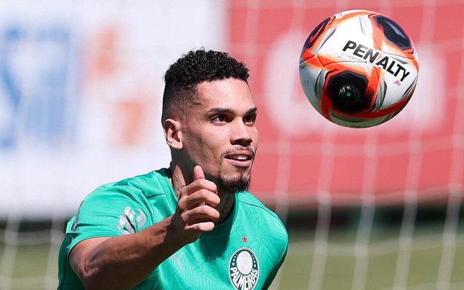 Paulinho durante treinamento do Palmeiras, na Academia de Futebol (Foto: Cesar Greco/Palmeiras/by Canon)