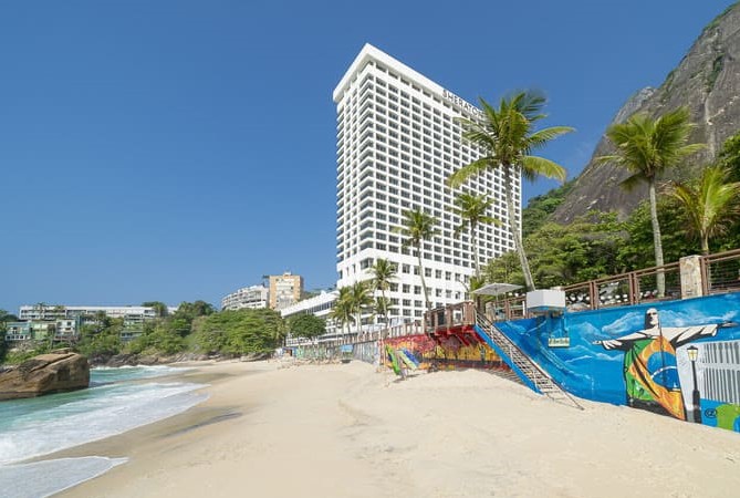 O Sheraton Grand Rio hospedou celebridades nacionais e internacionais como a atriz Sophia Loren e as bandas do Rock in Rio