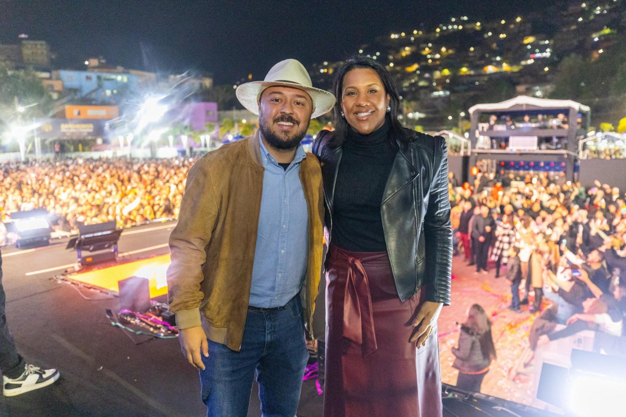 Comandando a "Festa do Cavalo 2025", em Nova Lima, os anfitriões: prefeito, João Marcelo e sua vice, Cissa Caroline.

