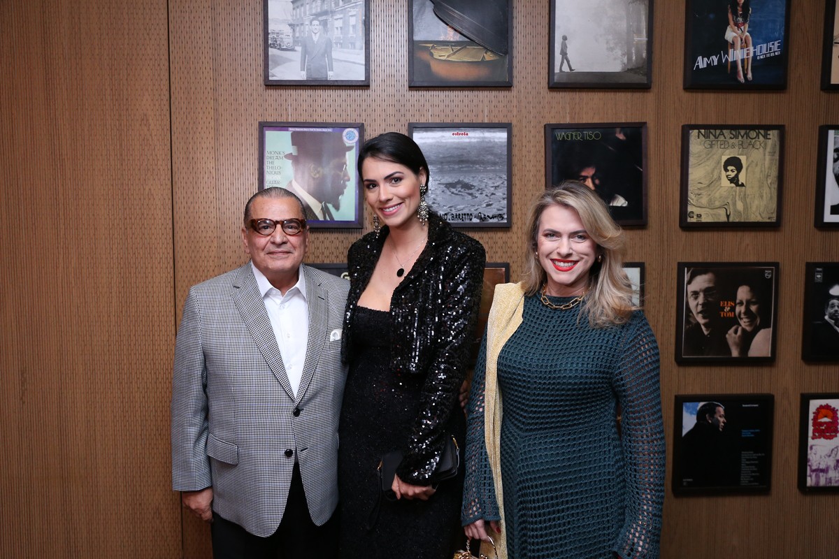 Fortes e agradáveis ecos dos 70 anos deste colunista, dia 18, no bar Baretto, do hotel Fasano Belo Horizonte, com Celso Picchioni, Janaína Barcelos e Edione Carla