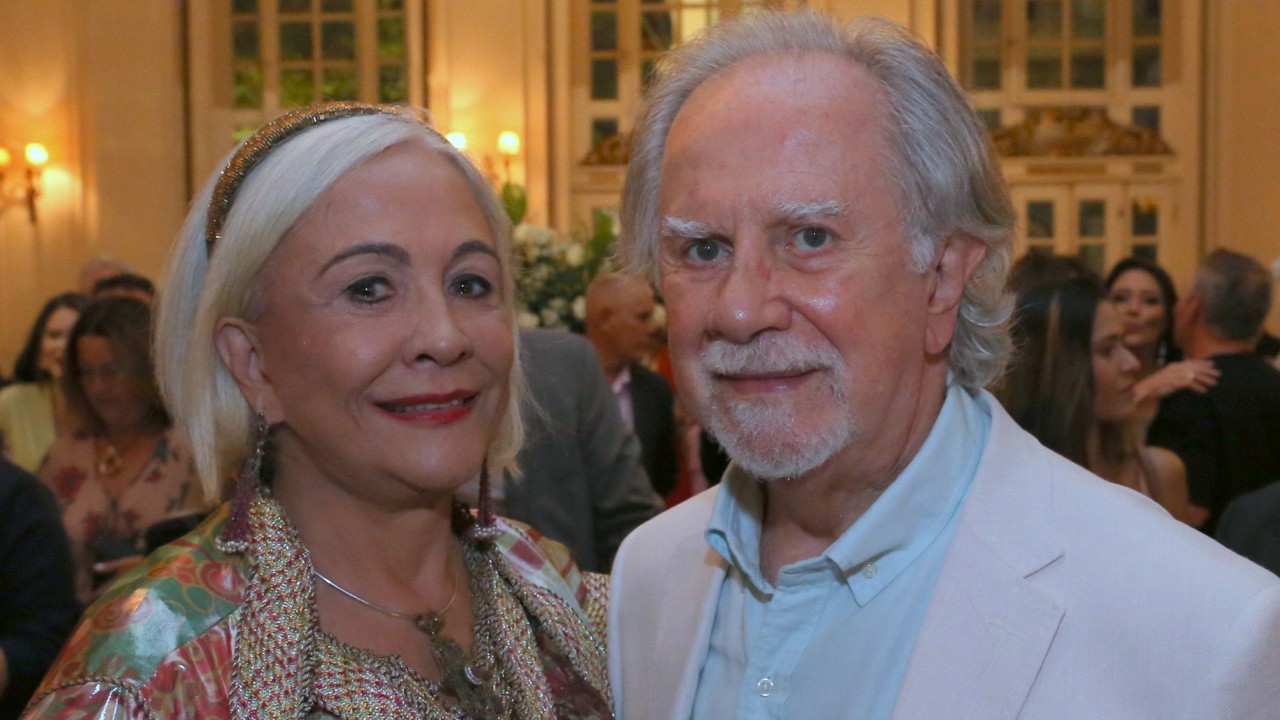 No Automóvel Clube, Maria Elvira Salles Ferreira e Marcelo Abi-Saber 