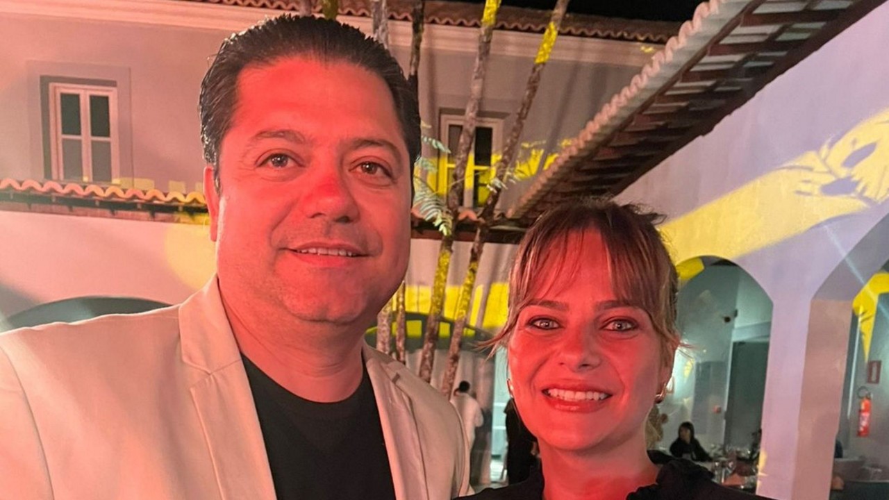 Guilherme Procópio e esposa, a secretária adjunta de Comunicação do Estado de Minas Gerais, Bárbara Botega, na inauguração do Vila Galé Collection Ouro Preto, projeto no qual a secretária foi fundamental