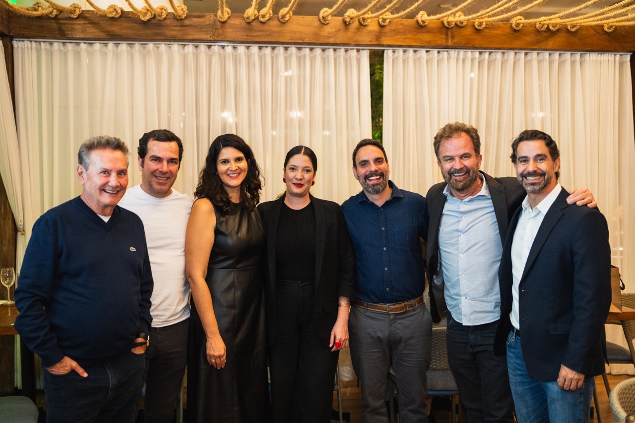 Em noite de degustação de vinhos e charutos, abrindo a campanha do "Dia dos Paias", No Boulevard Shopping, Paulo Navarro, Maurício Malta, Nadinne Matos, Carol Velasco, Maurício Medeiros, Wagner Espanha e Bernardo Teles
