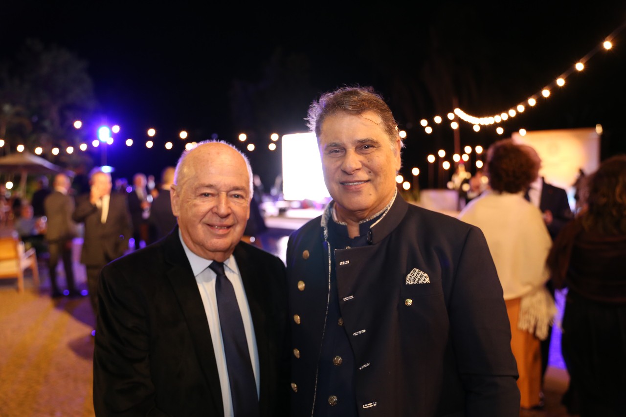 Em recente evento da comunidade italiana, em BH, o prefeito de Ouro Preto, Angelo Oswaldo e o cônsul geral da Índia em Belo Horizonte, Elson de Barros
