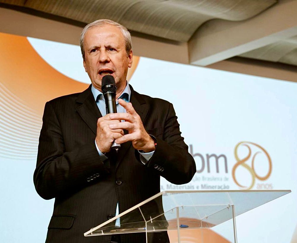 O multiplamente homenageado e laureado, no Brasil e no mundo, Sérgio Leite de Andrade, homem de aço e do aço
