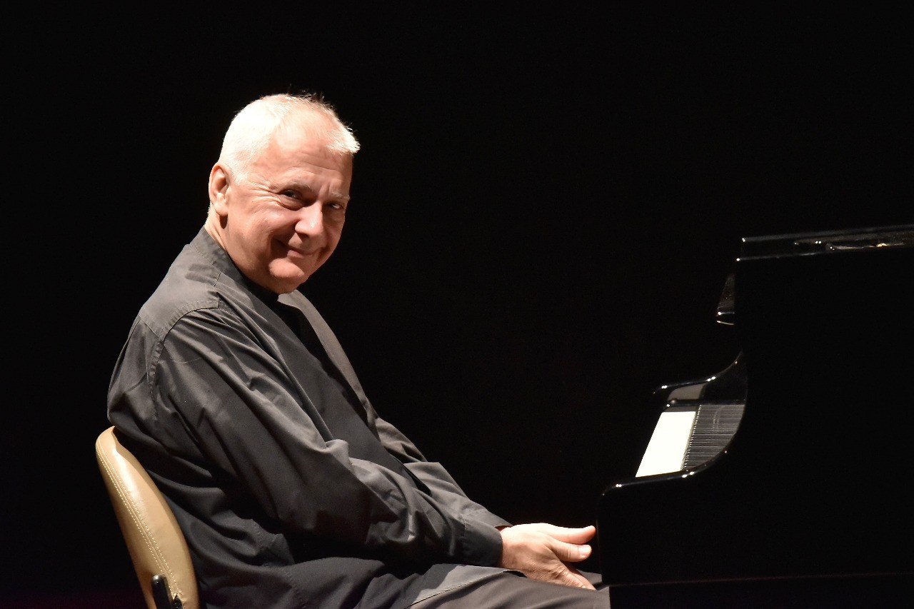 Brilhando nos “Concertos da Liberdade – Série Pianíssimo - Cartas de Amor”, o pianista Jean Louis Steuerman