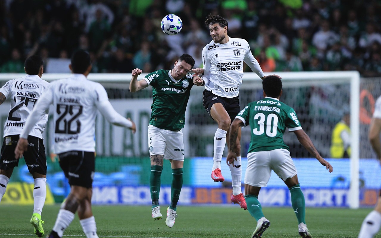 Pedro Raul, do Ceará, em partida contra o Palmeiras pela Copa do Brasil (Foto: Ettore Chiereguini/AGIF)