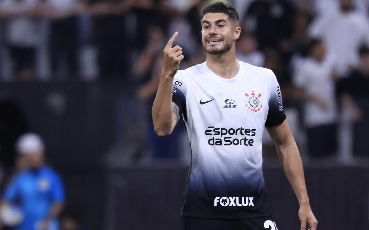 Atacante não foi relacionado para os últimos jogos do Timão (Foto: Marcello Zambrana/AGIF)