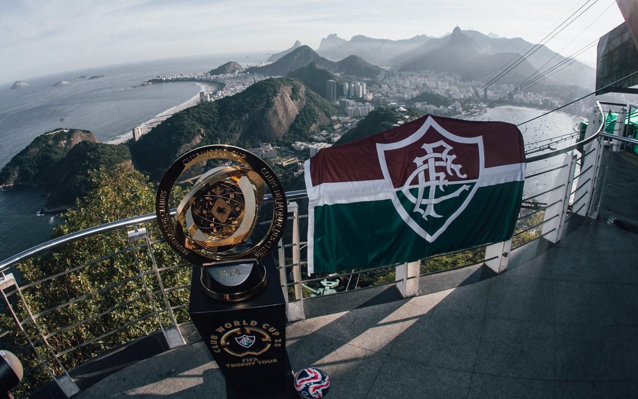 Taça do Mundial de Clubes no Cristo Redentor (Foto: Lucas Merçon/FFC)