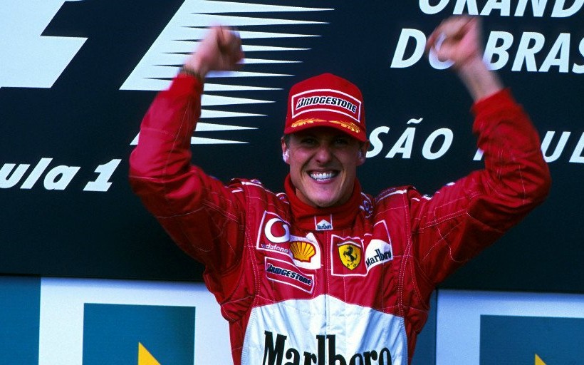 Michael Schumacher e Lewis Hamilton são os maiores campeões da Fórmula 1, com sete títulos cada.
