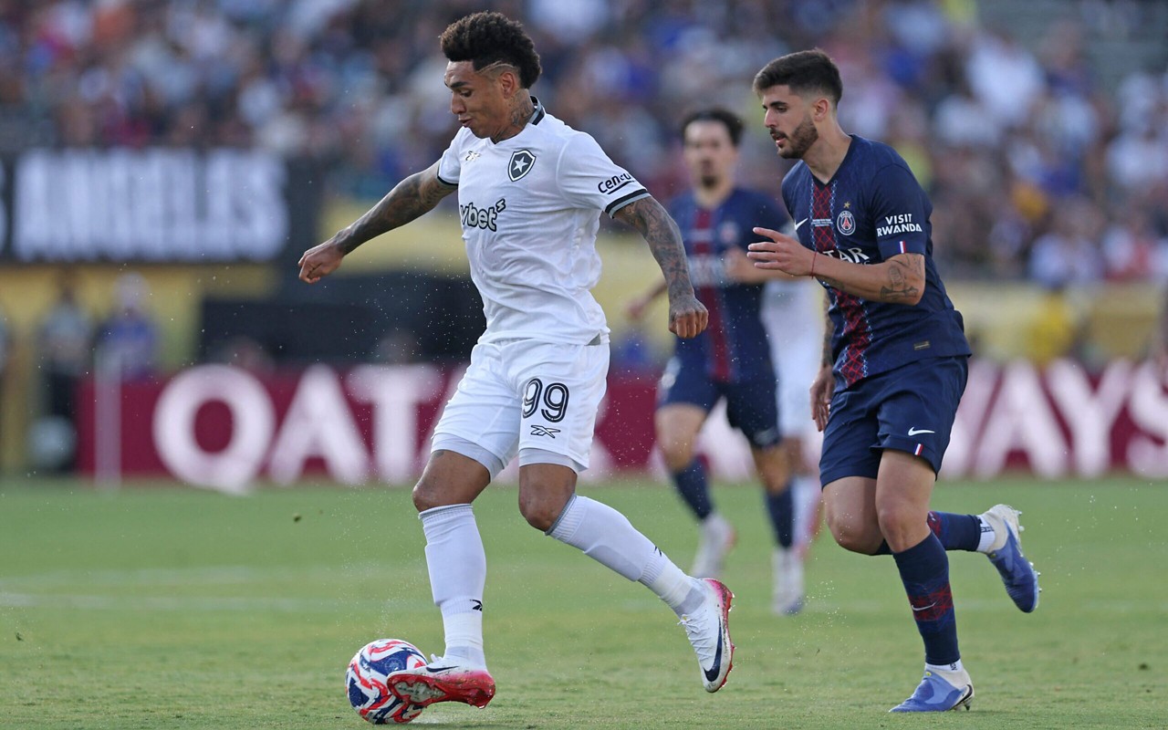 Igor Jesus em Botafogo x PSG (foto: Stu Forster / GETTY IMAGES NORTH AMERICA / Getty Images via AFP)