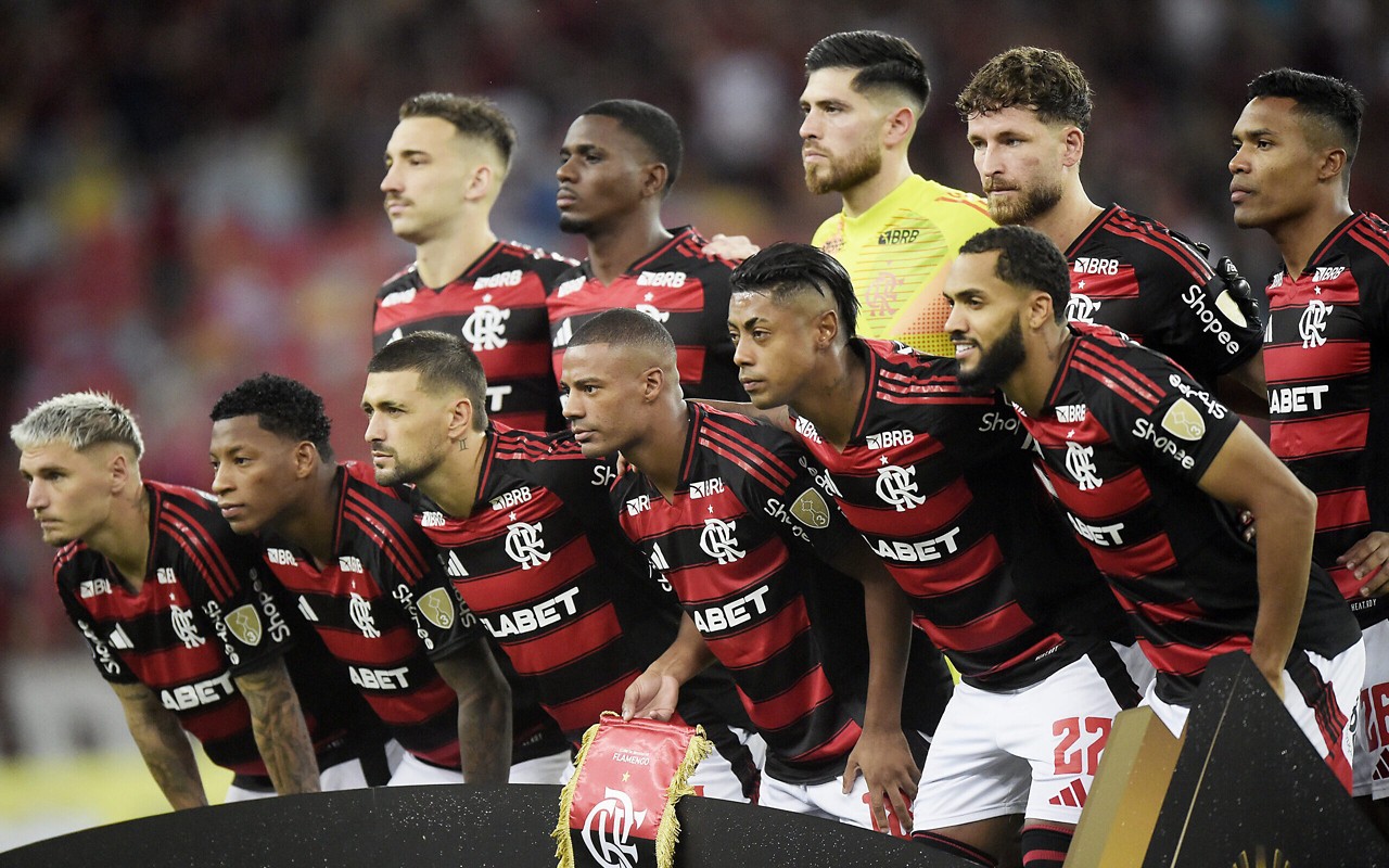 RJ - RIO DE JANEIRO - 09/04/2025 - COPA LIBERTADORES 2025, FLAMENGO X CORDOBA - Jogadores do Flamengo posam para foto antes na partida contra Cordoba no estadio Maracana pelo campeonato Copa Libertadores 2025. Foto: Alexandre Loureiro/AGIF