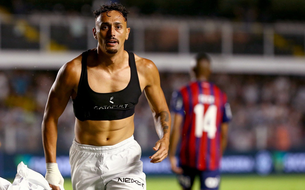 Diego Pituca marcou um gol no empate do Santos diante do Bahia pela segunda rodada da Série B. (Foto: Reinaldo Campos/AGIF)