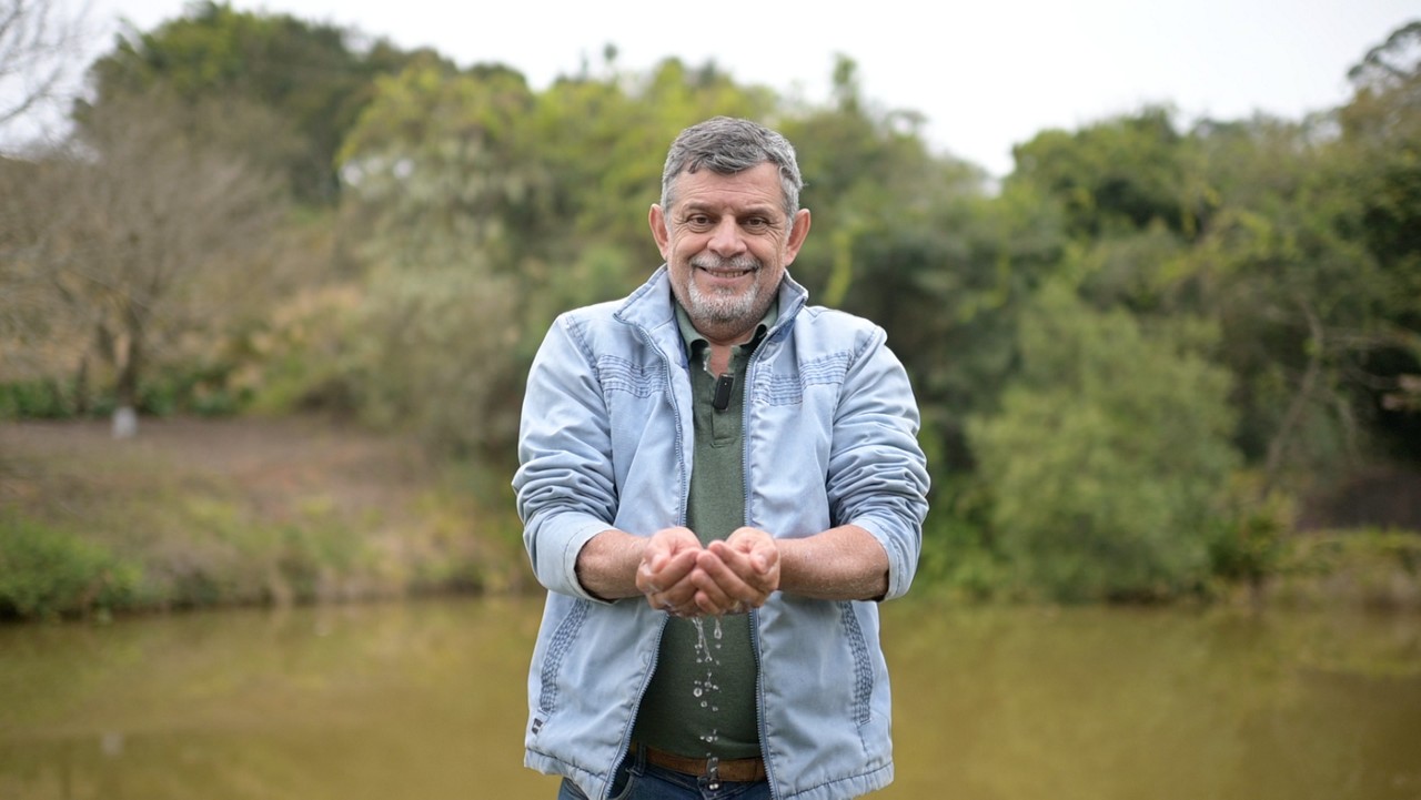No sítio de 9 hectares de Marcelo Macedo, de 47 anos, a família cultiva hortaliças, banana-da-terra e café