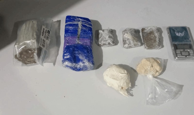 PM prende dois suspeitos e apreende drogas em operação em São Francisco