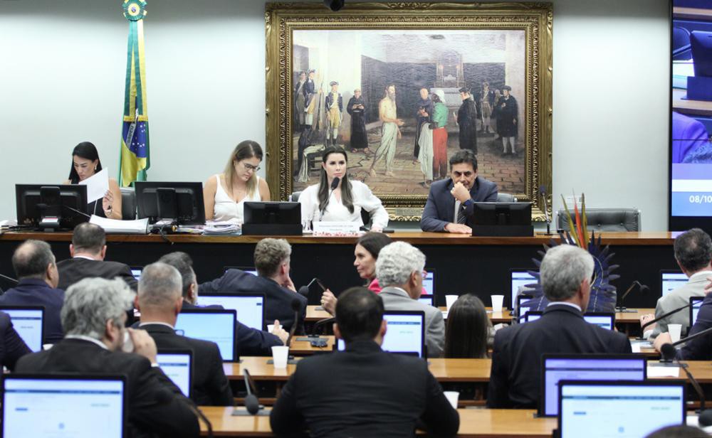 A sessão da CCJ da Câmara dos Deputados que adiou, por um pedido de vista, a análise do PL que anistia os presos pelo 8 de Janeiro