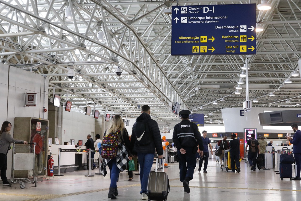 Turistas dos Estados Unidos, Canadá e Austrália devem tirar visto para entrar no Brasil a partir de abril