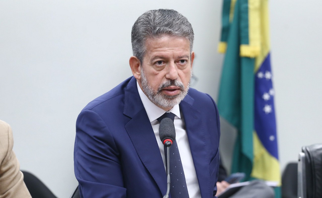 O texto de Arthur Lira aumentou a isenção parcial do IR para manter a alíquota de compensação do governo