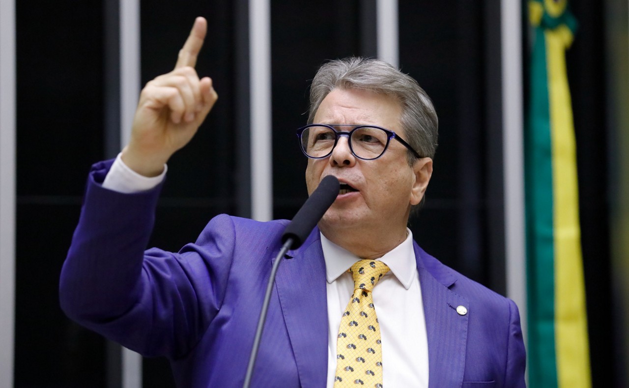 O projeto de lei complementar que muda a Lei da Ficha Limpa foi apresentado pelo deputado Bibo Nunes em 2023