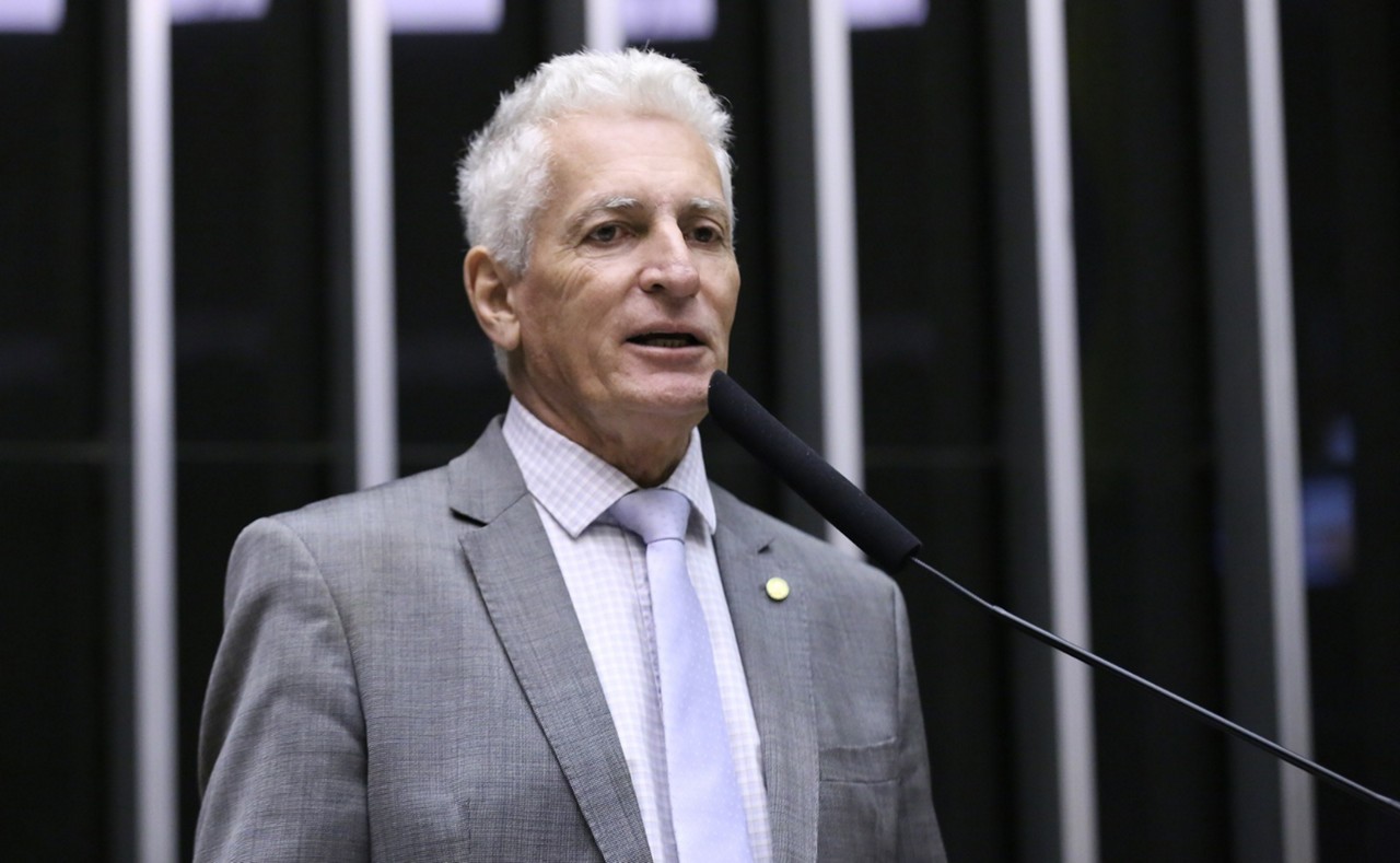 PT constrói acordo com União Brasil e outras legendas para dividir comissões, e deputado Rogério Correia (PT-MG) é cotado para assumir um dos colegiados que será entregue aos petistas