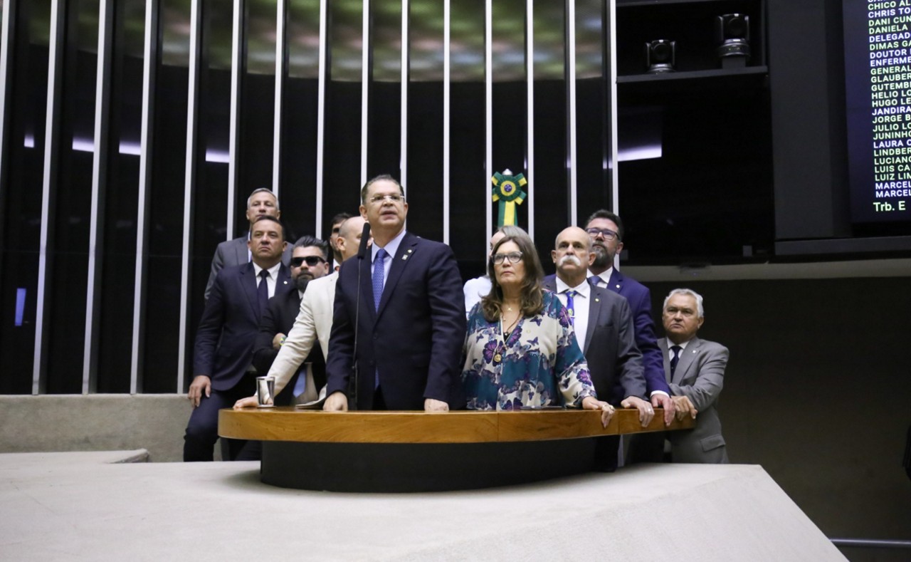 Nessa quinta-feira (7/8), o líder do PL na Câmara, Sóstenes Cavalcante (PL-RJ), disse que não representaria contra Camila Jara (PT-MS)