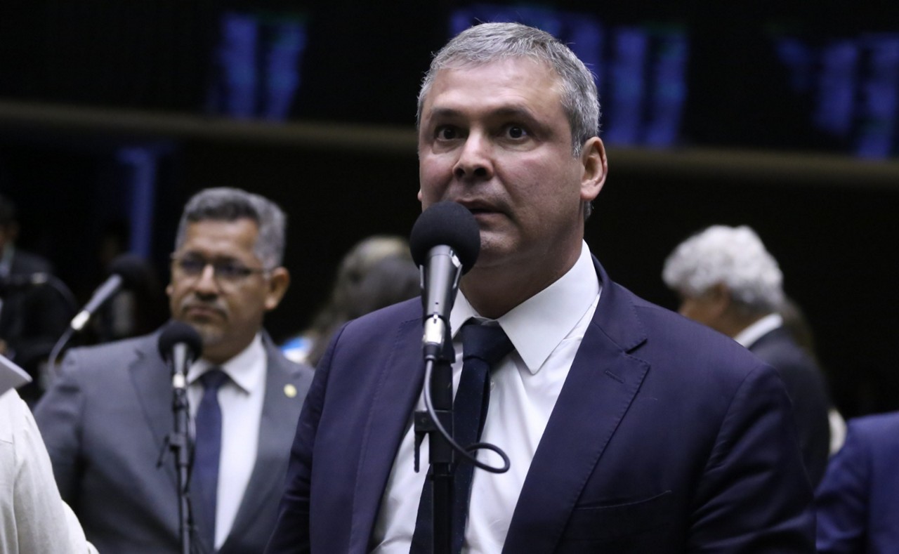 Líder do PT, Lindbergh Farias (RJ), criticou a falta de articulação do governo na eleição do presidente da CPMI do INSS