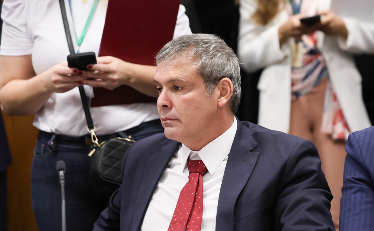 Líder do PT, Lindberg Farias (RJ), cobrou dos partidos que compõem a base do governo comprometimento com a posição do Planalto em relação ao PL da Anistia