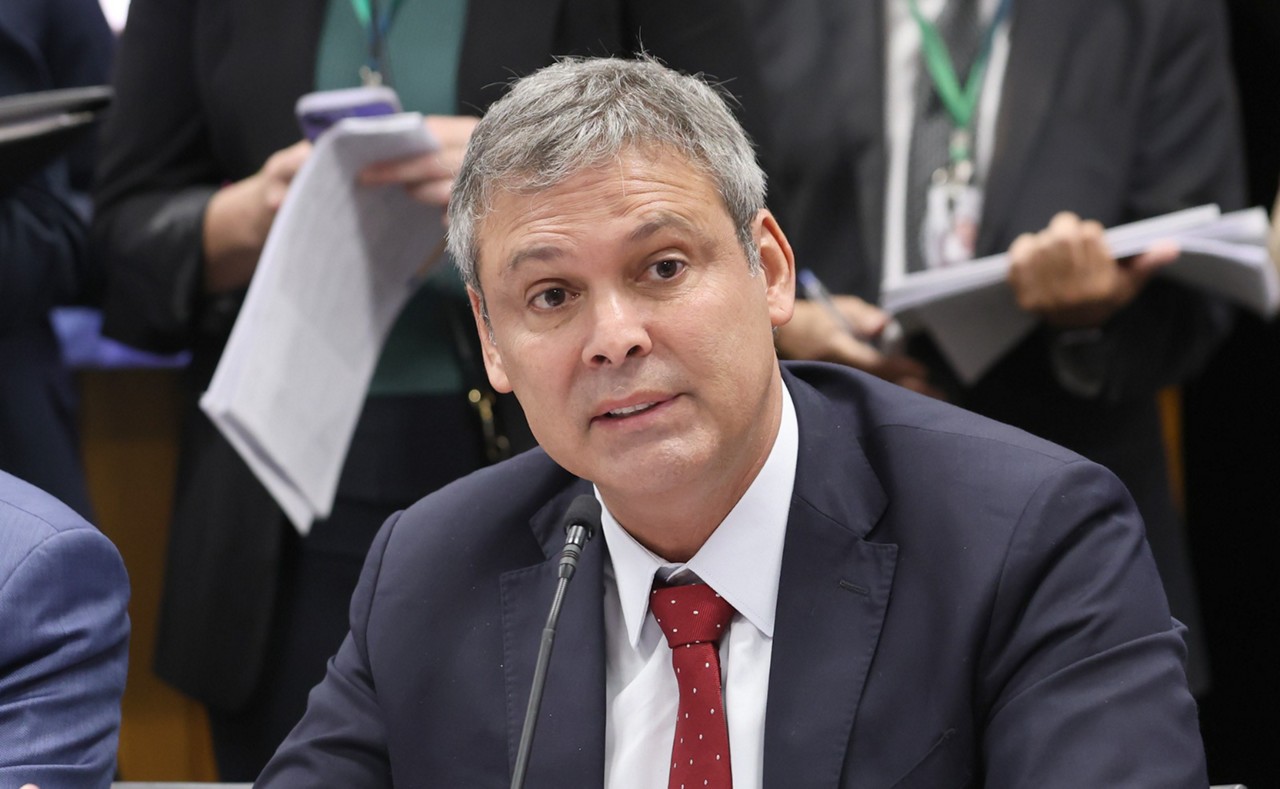 Líder do PT na Câmara dos Deputados, Lindbergh Farias (RJ), negou qualquer indisposição entre o Legislativo e o STF após notificação de Zanin sobre o deputado Alexandre Ramagem (PL-RJ)
