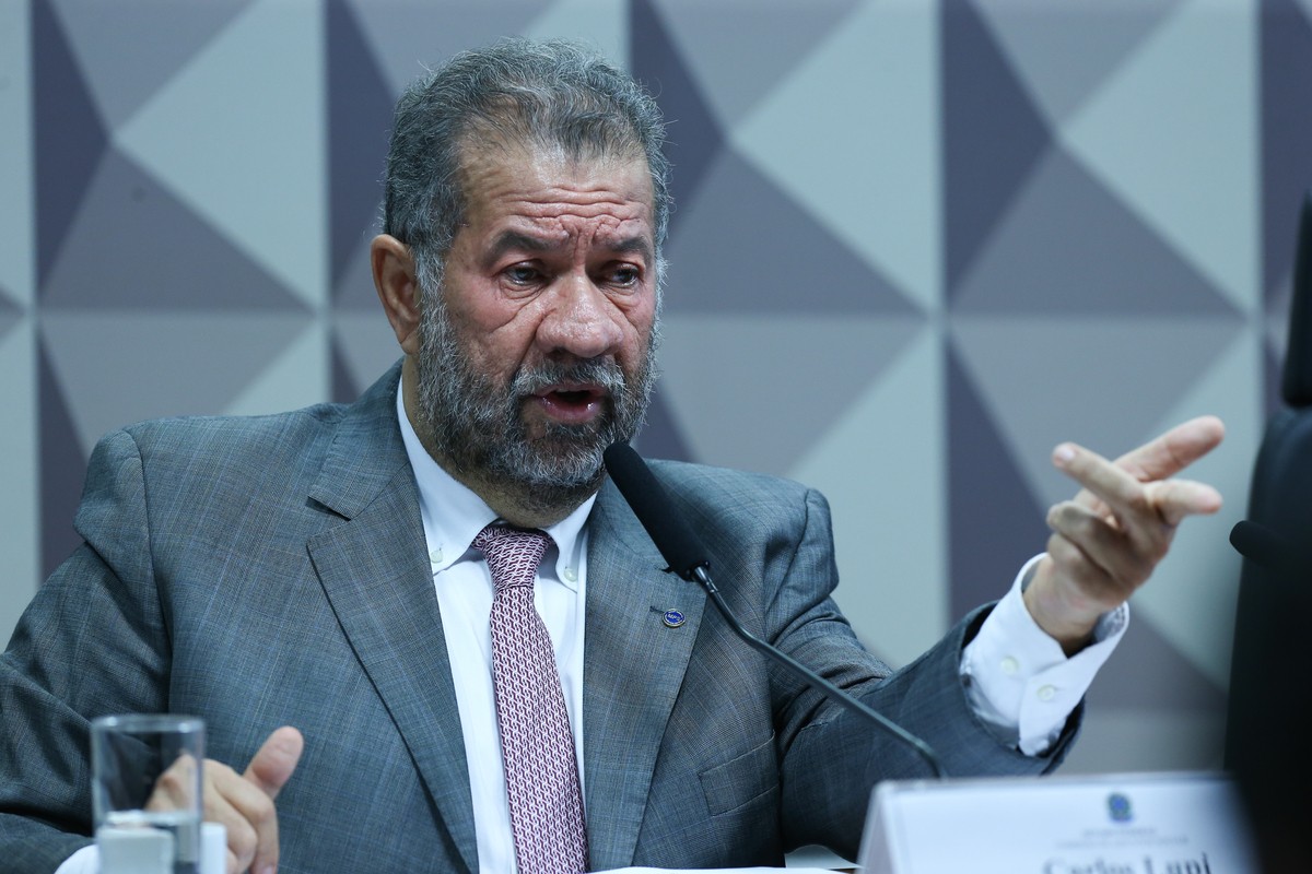 Brasília (DF) 24/10/2023 Ministro da Previdência Social, Carlos Lupi fala sobre os desafios, metas, planejamento e diretrizes governamentais do ministério na comissão de Assuntos Sociais do Senado Foto Lula Marques/ Agência Brasil