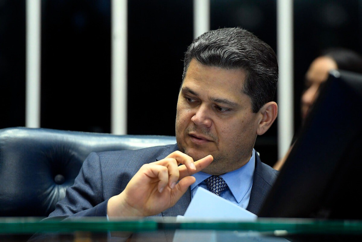 O presidente do Congresso Nacional, Davi Alcolumbre (União Brasil-AP), criticou a declaração de Plínio Valério (PSD-AM) no início da sessão do Senado Federal desta quarta-feira (19)