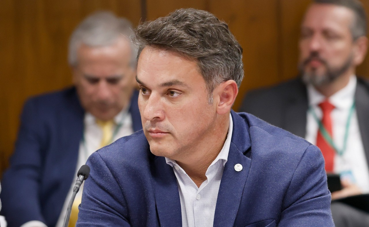Líder da oposição, deputado Zucco (PL-RS) publicou nota nesta quarta-feira (4) contra a prisão da deputada Carla Zambelli (PL-SP)