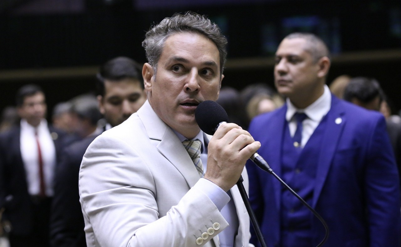 PL optou pela manutenção de Zucco (PL-RS) na liderança da oposição na Câmara dos Deputados; Filipe Barros, que liderou a oposição em 2024, assumirá a Comissão de Relações Exteriores